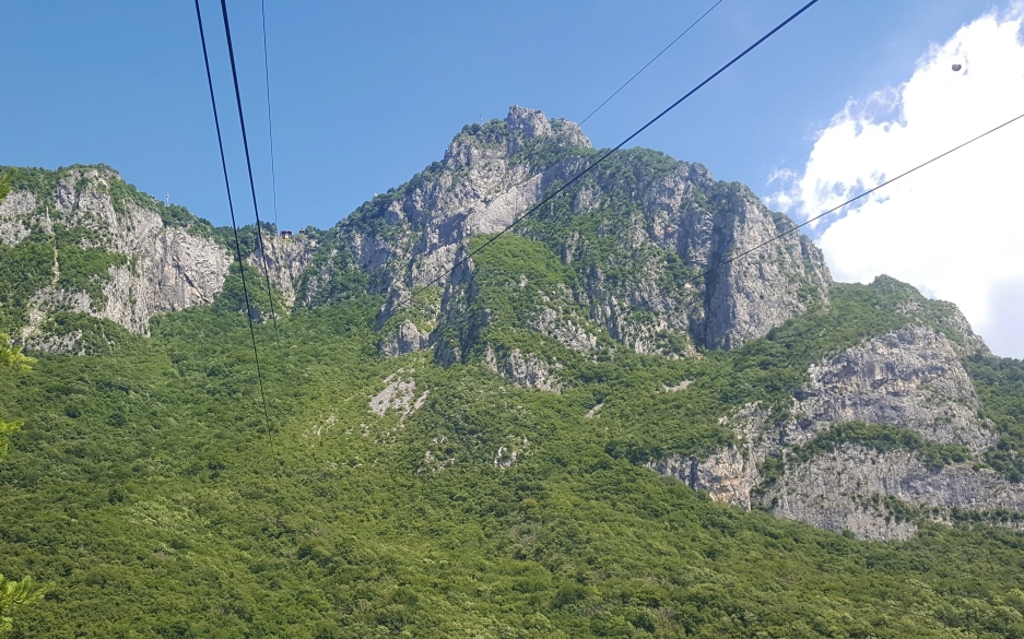 Piani d'Erna top station and cliff